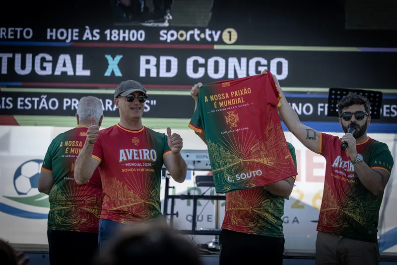The shirt unveiled on stage, with Portugal × DR Congo on screen